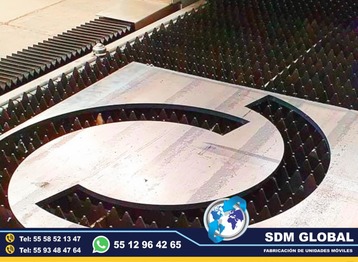 Fabricantes de Cajas Secas para camionetas y camiones Ford Nissan RAM Chevrolet Hino Foton Izusu Hyundai International Mercedez Benz Freightliner Volvo Man VW modelos 2024, 2025 SDM Global Mexico somos una empresa líder como fabricantes de Cajas Secas redilas, estaquitas y carrocerias, semi remolques, plataformas, con personal altamente capasitado para su fabricacion.En México, las Cajas Secas redilas o estaquitas son estructuras metálicas o de madera que se montan en la parte trasera de las camionetas de carga para aumentar su capacidad de transporte. Las cajsa secas redilas o estaquitas pueden tener lados abatibles o desmontables, lo que facilita la carga y descarga de mercancías cajas secas venta de carrocerias Fabricantes de Cajas Secas para camionetas y camiones Ford Nissan RAM Chevrolet Hino Foton Izusu Hyundai International Mercedez Benz Freightliner Volvo Man VW modelos 2024, 2025 SDM Global Mexico somos una empresa líder como fabricantes de Cajas Secas redilas, estaquitas y carrocerias, semi remolques, plataformas, con personal altamente capasitado para su fabricacion.En México, las Cajas Secas redilas o estaquitas son estructuras metálicas o de madera que se montan en la parte trasera de las camionetas de carga para aumentar su capacidad de transporte. Las cajsa secas redilas o estaquitas pueden tener lados abatibles o desmontables, lo que facilita la carga y descarga de mercancías cajas secas venta de carrocerias